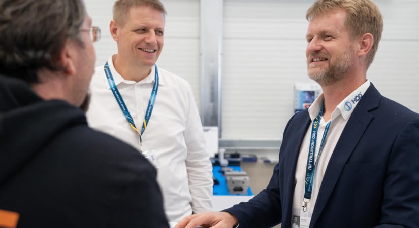 „Az üzlet igazából ember és ember között jön létre mindig” – a 33 éves HÓD Industrial Solutions portréja
