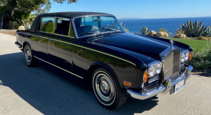 Eladó Johnny Cash Rolls-Royce-a, aminek a motorját egy Tesláéra cserélték