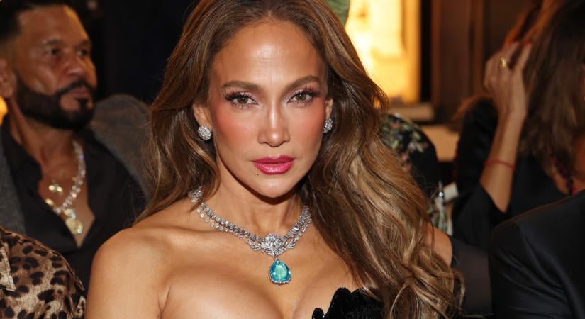 Az 57 éves Jennifer Lopez megmutatta smink nélküli arcát – fájdalmas vallomást tett gyerekeiről