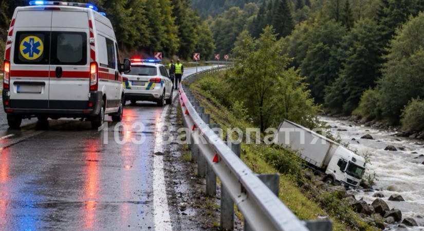Folyóba hajtott egy kamion a Kijev–Csap úton, egy 20 éves férfi megsérült