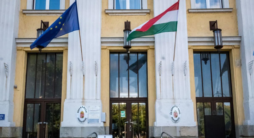 Milliók tűntek el egy nagykanizsai dohányboltból – az eladót sikkasztással vádolják