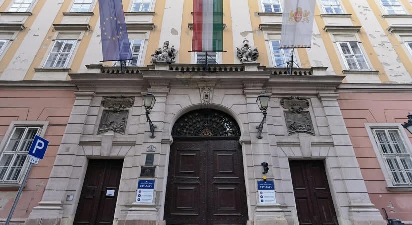 Visszafizette 67 milliárd forintos folyószámlahitelét a főváros és korlátozásokat vezet be