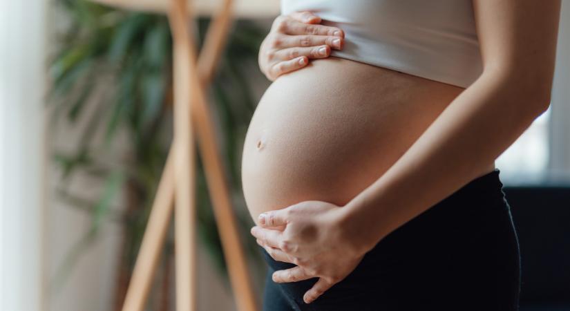 Erről rengeteg magyar kismamának fogalma sincs: nagyon nagy lehet a baj nyaraláskor, ha ezt elfelejtik