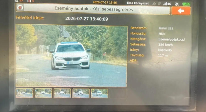 156 km/óráig taposta a BMW-nek a 18 éves autós lakott területen belül! Komoly bírság lett a vége!