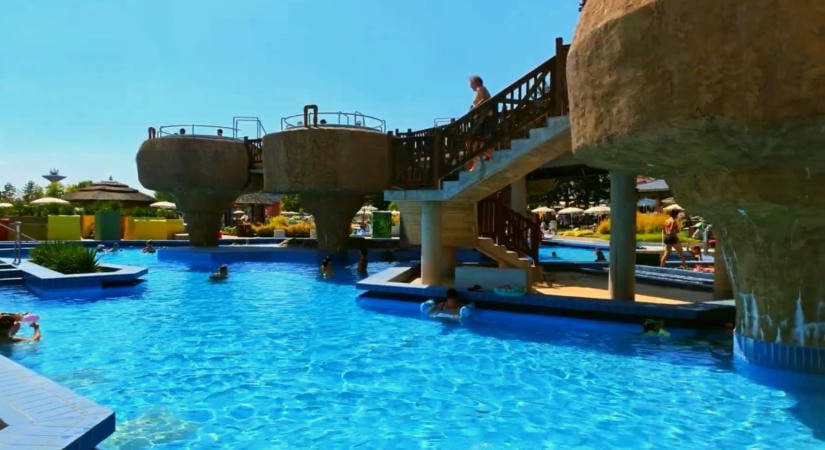 Ilyen az egyik legkülönlegesebb hazai strandfürdő egy fürdőző szemszögéből
