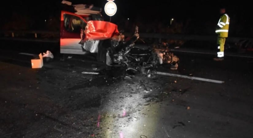 Felfoghatatlan tragédia: kiderült, ki hunyt el az M3-ason történt halálos balesetben – videóval