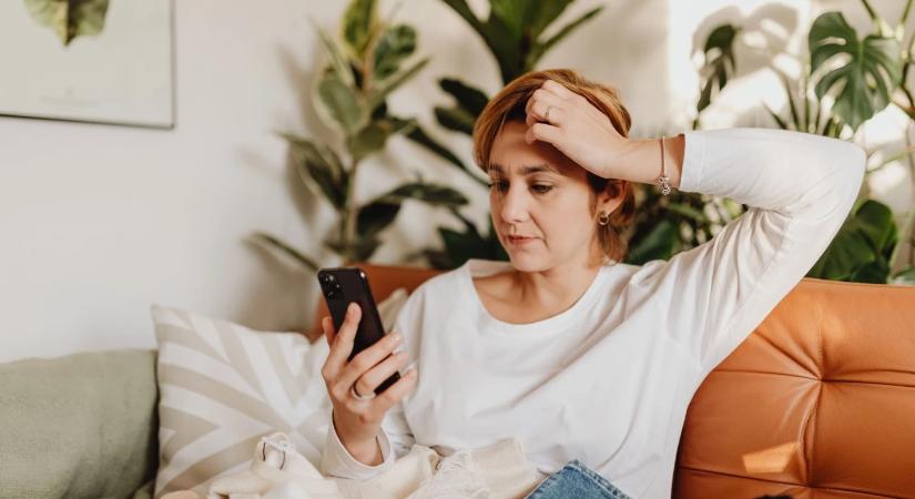 Már a mobil rezgése is stresszt okoz? Ez állhat a telefonfóbia mögött