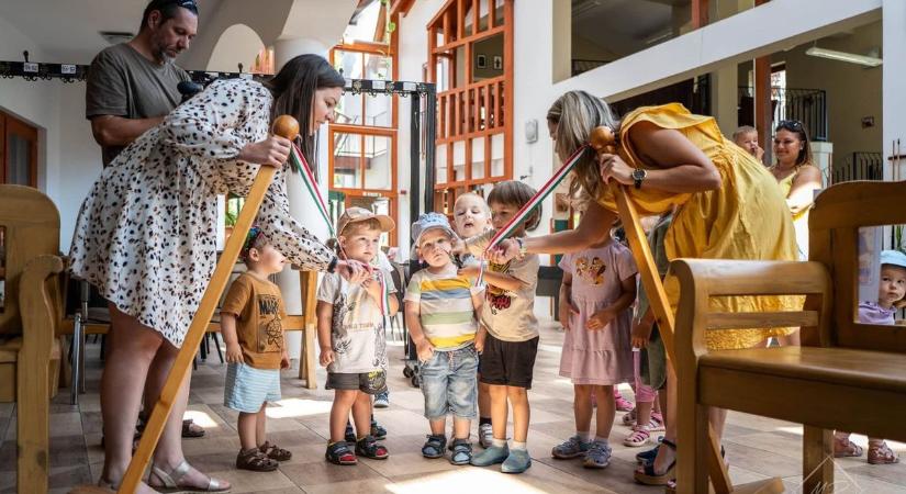Gyerekek avatták fel Kistelek legújabb családbarát fejlesztéseit  fotók
