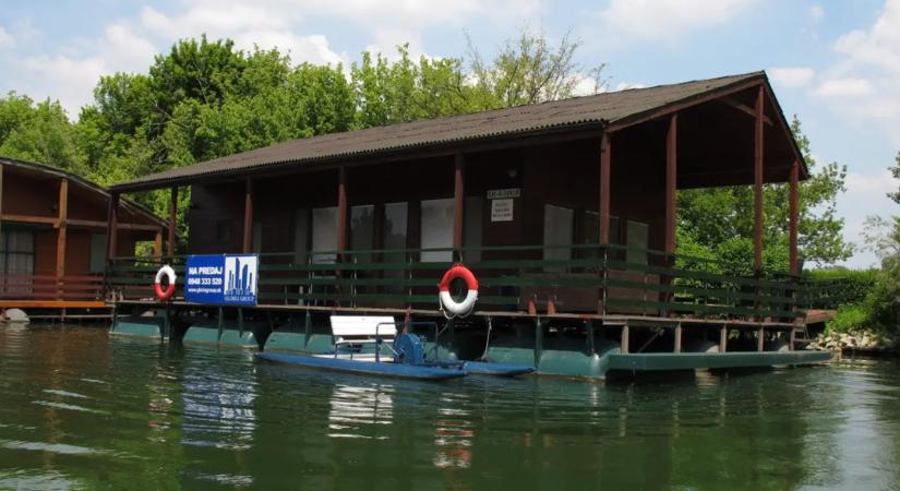 Szlovák Bora Bora? Már a víz felszínén is megszállhatunk a Széles-tónál