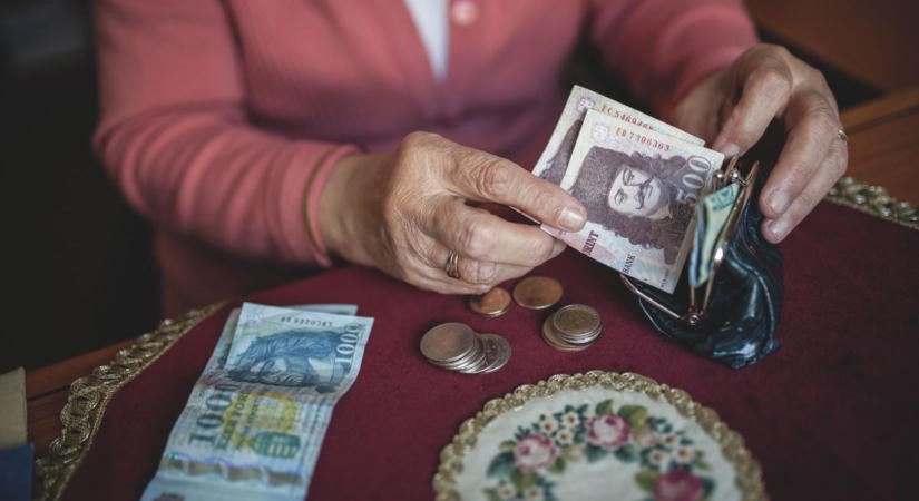 Rossz hír érkezett a nyugdíjprémiumról: hiába várják idén a hevesi idősek is!
