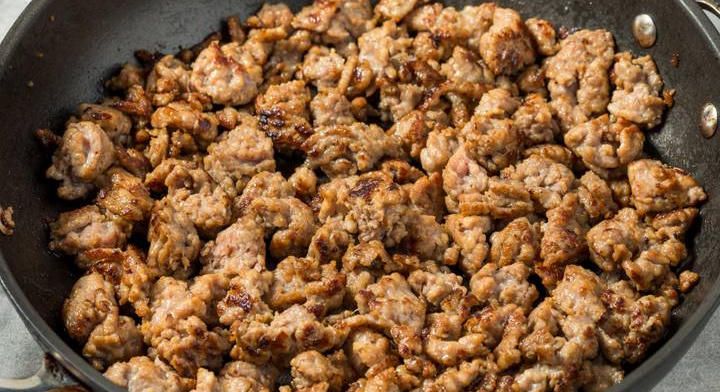 Fűszeres olasz kolbász házilag: tésztához és rakott ételekhez tökéletes