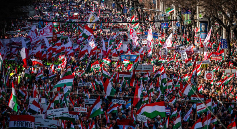 Itt az újabb Békemenet időpontja, Bayer Zsolt utcára hívja a fideszes tábort