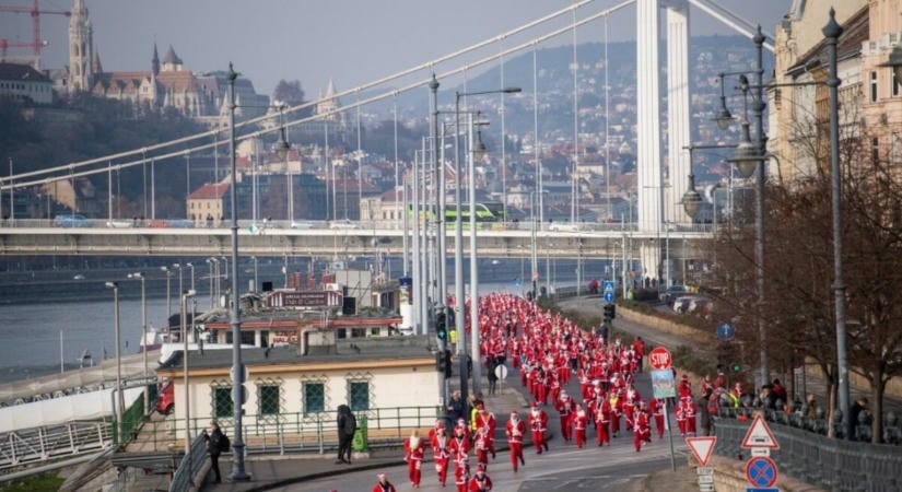 Mikulások lepik el Budapest belvárosát december 6-án