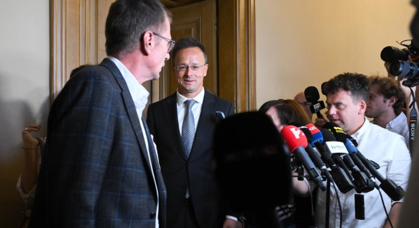 Véget ért Szijjártó Péter meghallgatása, Velkey György szerint „megrendítő” volt, amit hallottak