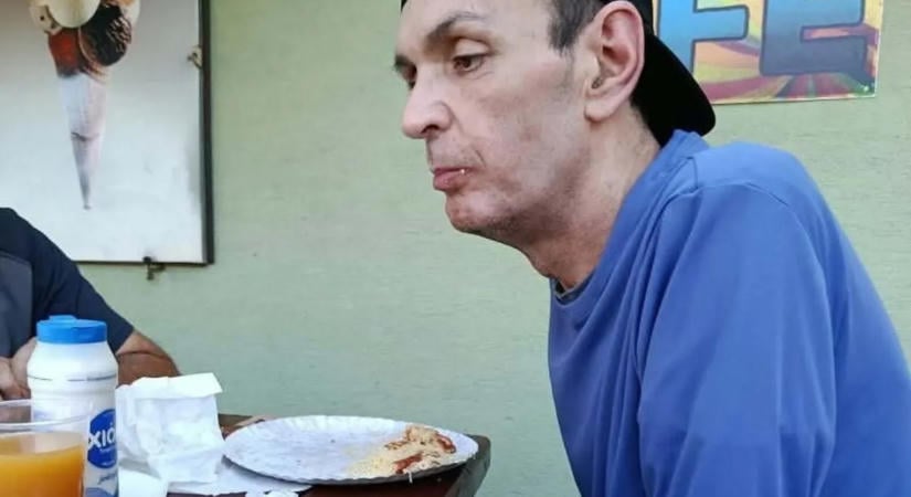Rollerbalesete következtében megrokkant férfi tűnt el egy szociális intézményből