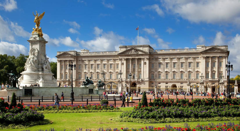 Munkatársakat keres a Buckingham-palota: ennyit fizetnek Károly király udvarában