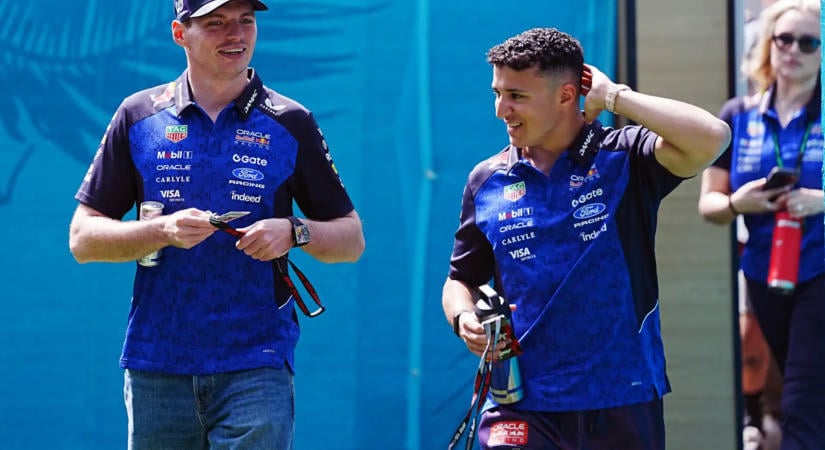 Marad Verstappen mellett Isack Hadjar