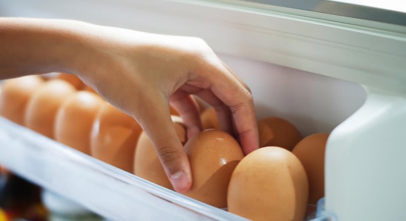 Több mint egy hónapig friss maradhat a tojás, ha jó helyre teszed a hűtőben – a legtöbben rosszul tárolják