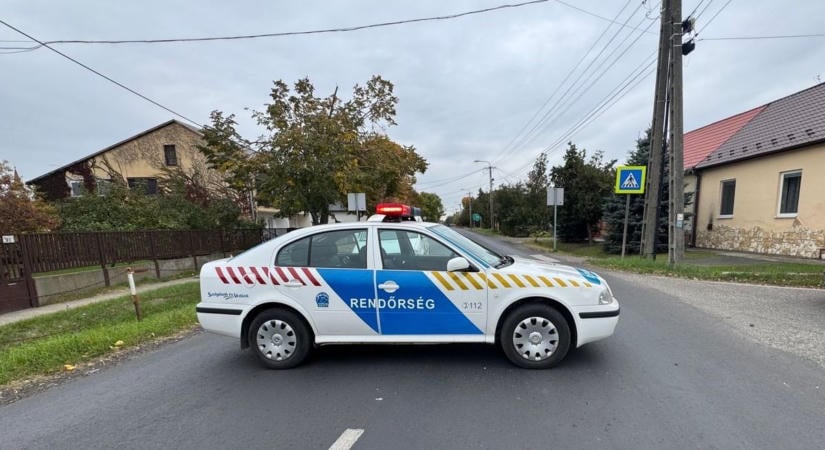 Villanyoszlopot döntött ki egy autós Hajdú-Biharban