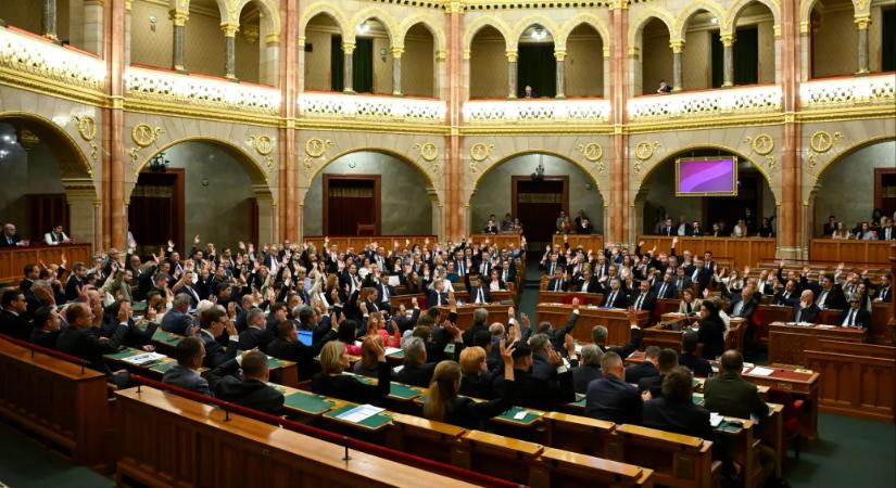 Magyar Péter: Ma a Parlament felfüggeszti a devizahiteles ügyek végrehajtását