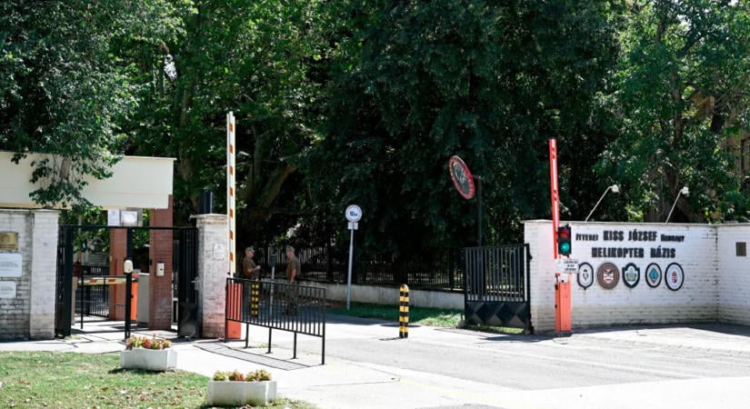 Túl van a műtéten, teljesen felépülhet a lezuhant Gripenből katapultált pilóta