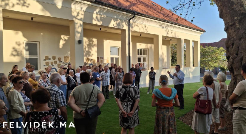 Vezetett bejáráson mutatták be az új ipolysági kulturális központot