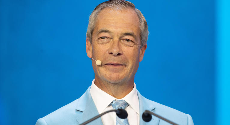 Rekord született a brit politikában: harmincmilliárd forintot ad két kriptomilliárdos a bevándorlásellenes Reform UK-nak