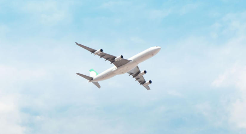 Körbe-körbe repült egy Airbus A320-as repülő a Dunántúl felett