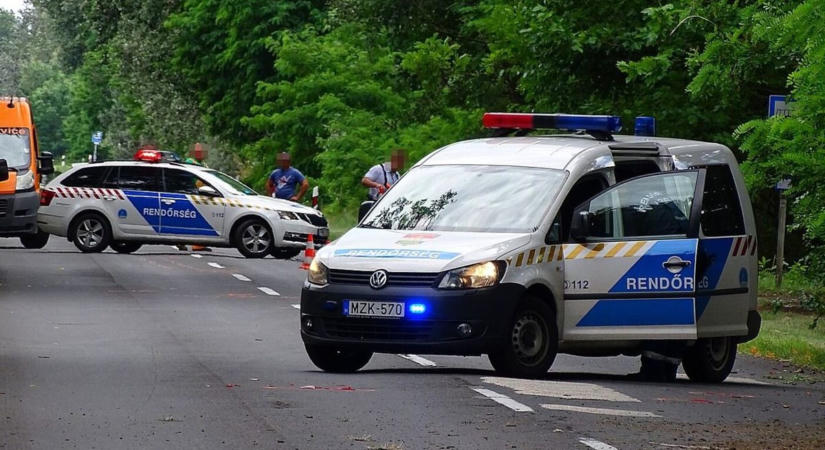 Teljes útzár a 83-ason! – Súlyos baleset történt Farkasgyepűnél, visszafordítják az autókat
