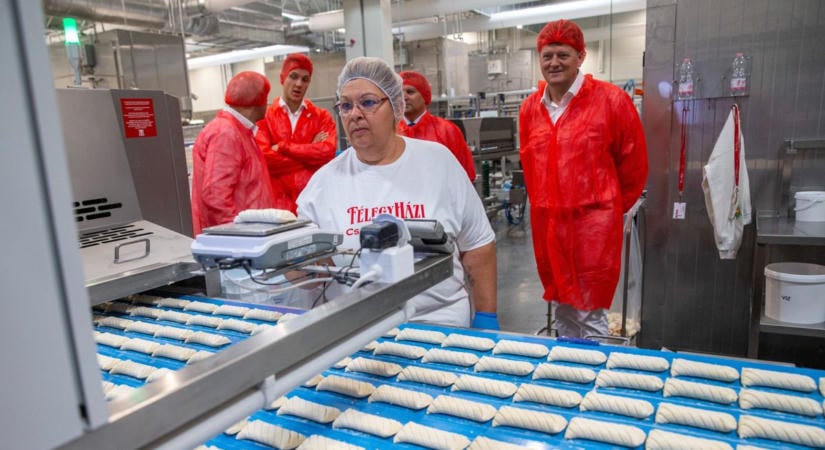 11 milliárdból valósult meg a magyar tulajdonban lévő Félegyházi Pékség új gyártócsarnoka  fotók