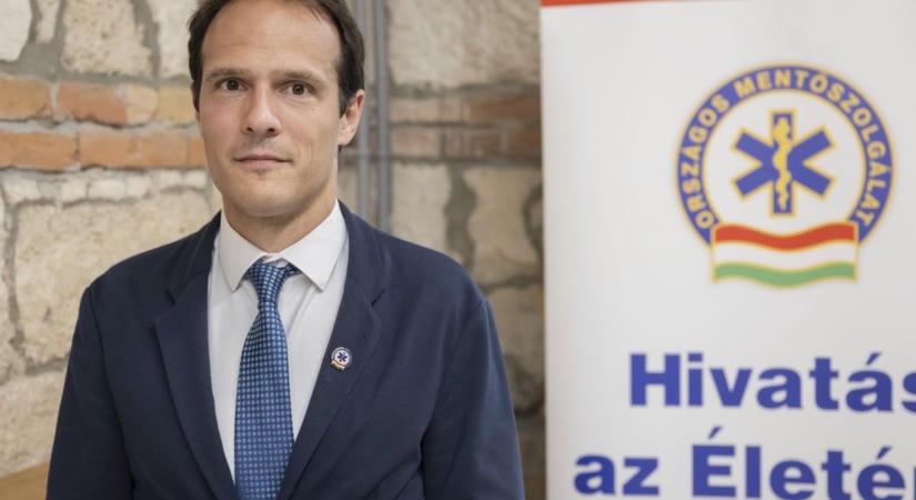 Bocsánatot kért az OMSZ frissen kinevezett főigazgatója, amiért a temetése napján posztoltak egy beteg megmentéséről