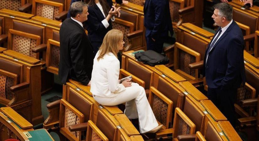 „A Parlament nem a politikai ripacskodás játszótere, nem romkocsma” – Gy. Németh Erzsébet keményen nekiment a tiszás politikusoknak