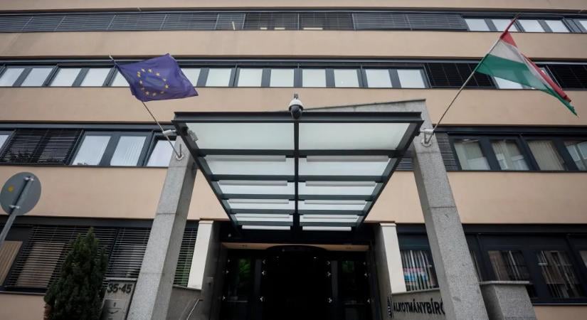 Az egyeztetést hiányolva kérik a volt kormánypártokból, semmisítsék meg az 5800 milliárd forinthoz szükséges jogszabályt