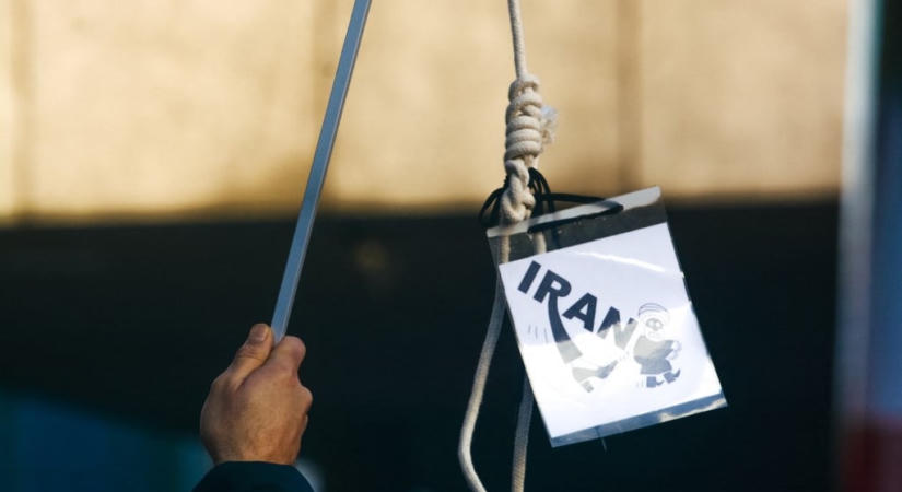 Kémkedés vádjával Iránban kivégeztek két férfit