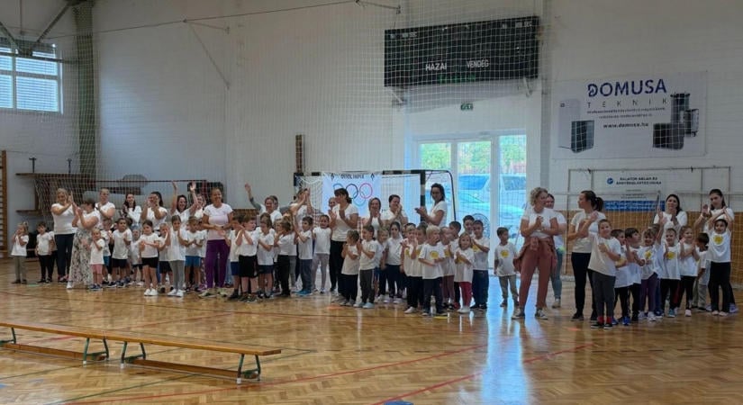Az almádi ovisok vitték haza a vándorkupát a III. OviOlimpiáról (galéria)