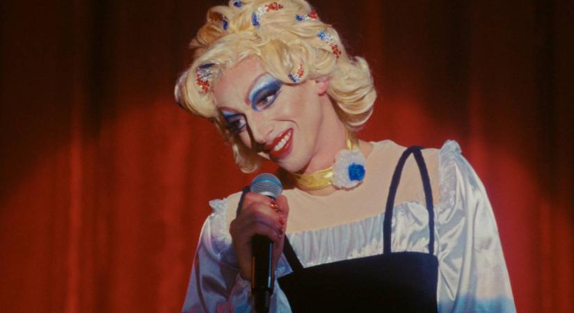 Megnéztük Borbély Alexandra új filmjét, amelyben egy drag queen forgatja fel egy család életét
