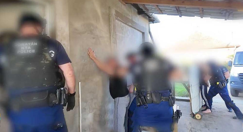 Elítélte a bíróság azt a házaspárt, akik halálra éheztették és kínozták a piliscsévi hajléktalan nőt, majd a holttestét kidobták az autóból