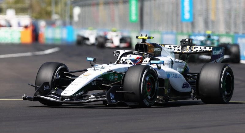 „Fernando a panaszkodásával elérte, hogy megbüntessenek, mint mindig” – Sainz