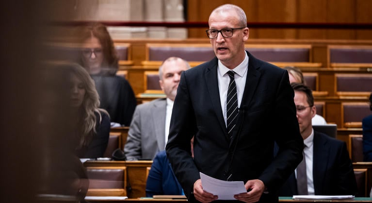 Tarr Zoltán: Megszüntetjük a Magyar Nemzeti Múzeum Közgyűjteményi Központot