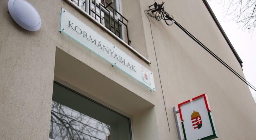 Bezár két debreceni kormányablak
