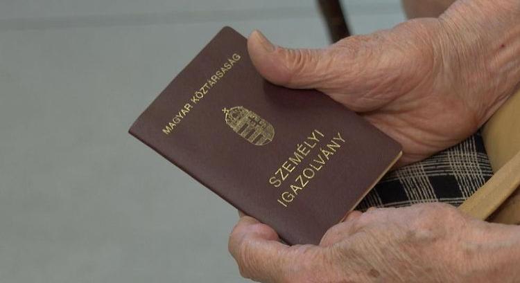 BELÜGYMINISZTÉRIUM – Segítsünk idős hozzátartozóinknak az okmánycserében!