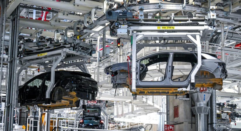 Először történt meg a Volkswagennél, hogy több villanyautóra érkezett rendelés, mint hagyományosra