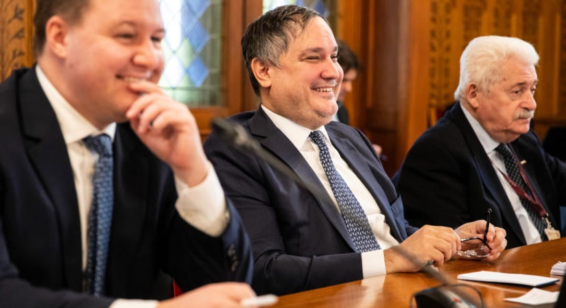 Nagy Márton legalább a privát repülőrajtot összehozta: bár miniszterként soha semmilyen gazdasági előrejelzése nem jött be, egy svájci bank munkát adott neki