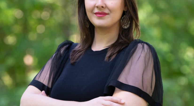 Idegen férfival látták kézenfogva a szegedi politikusnőt – Nyilvános vallomással szállt szembe a zsarolóval Halász Noémi