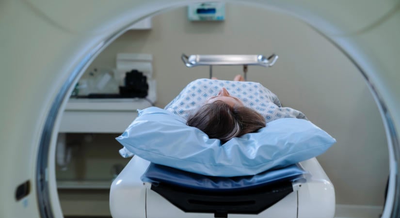 Nem maradt működő MR-készülék a János kórházban – A stroke-os betegeket is máshova küldik