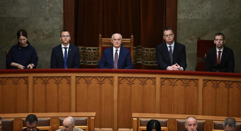 Az Országgyűlés nem szavazta meg Baka András jelöltjét a legfőbb ügyész posztjára