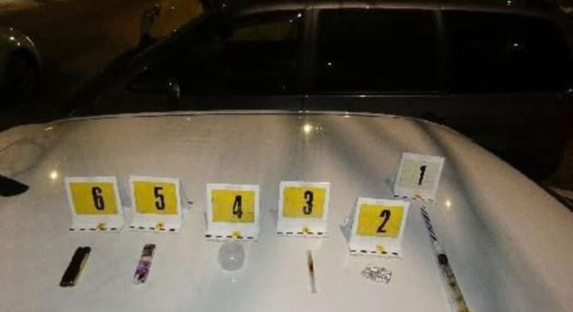 Lopott parfümmel fizetett a drogért egy kiskorú – két fiatalkorúnak is árult a kaposvári díler