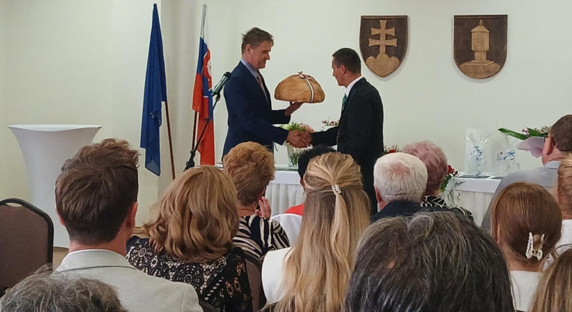 Tardoskeddi tehetségeket és közösségi példaképeket díjaztak a 27. Szent István Napokon
