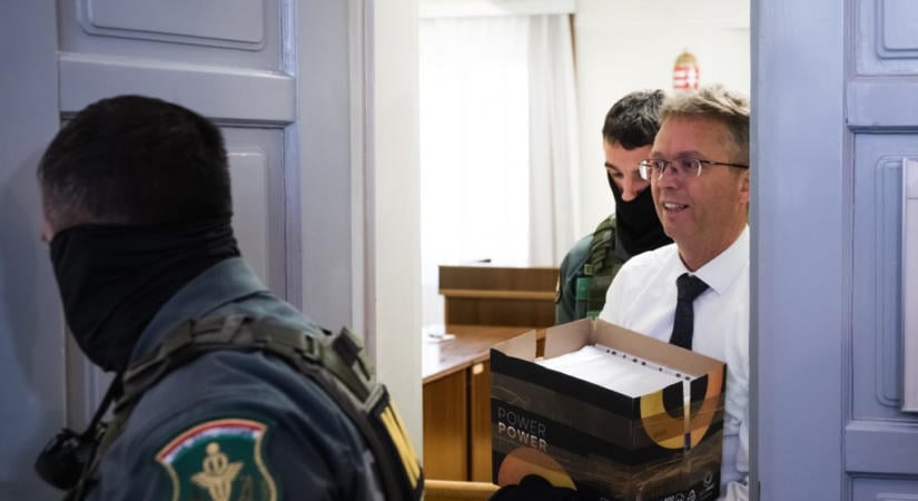 Saját fodrászt kér a börtönbe Hankó Balázs