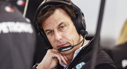Ecclestone: Wolffnak kicsit elege van Hamiltonból
